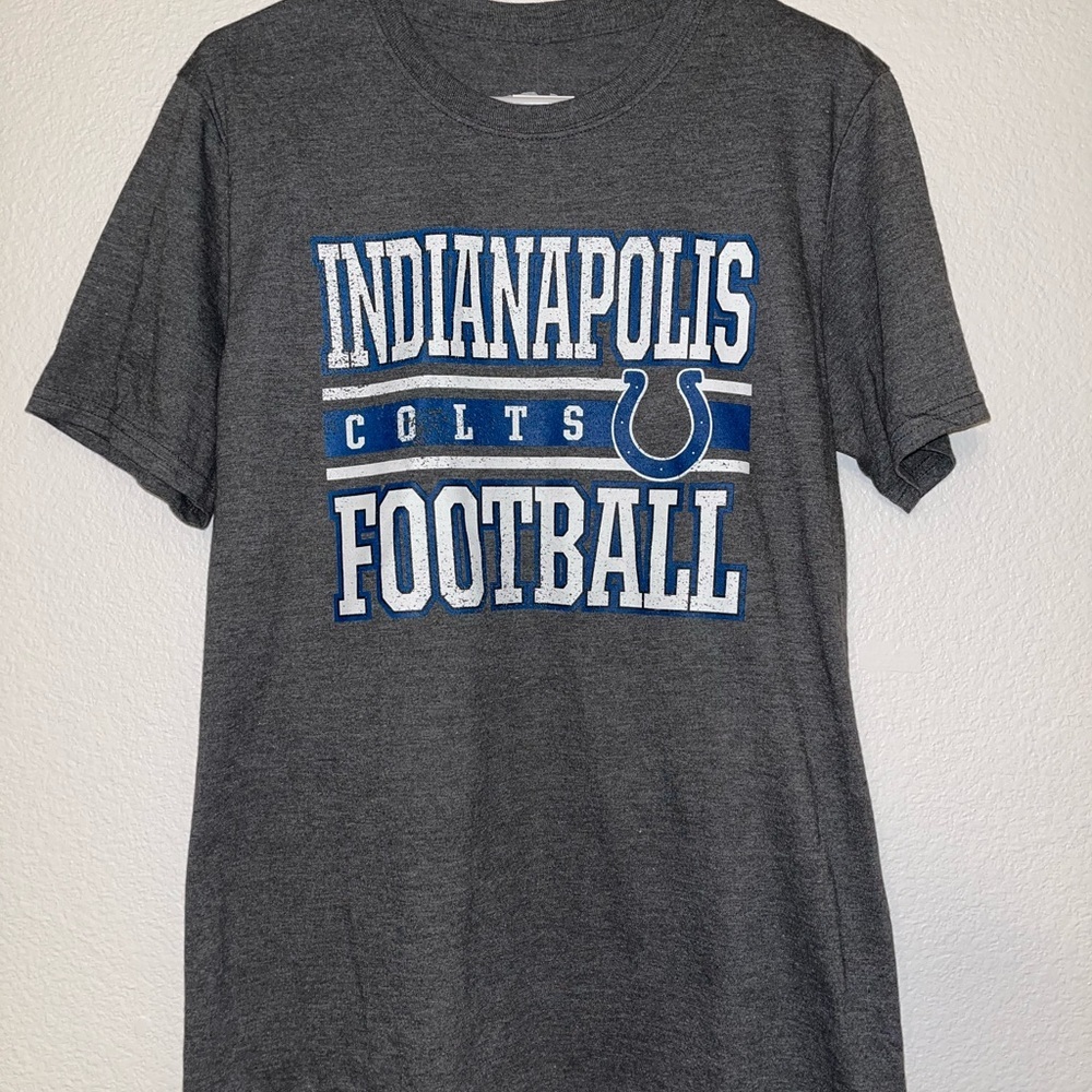 Team Apparel NFL Colts Graphic Tee — Dark Gray & Royal Blue